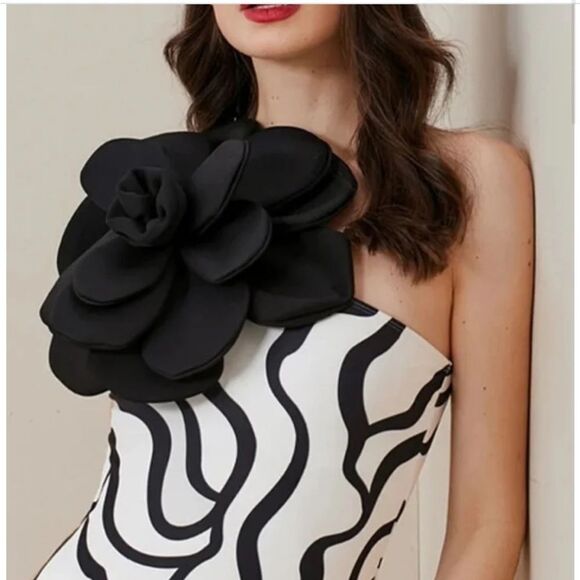 Large Flower Sporlike Swimsuit Sz Small - Picture 4 of 5